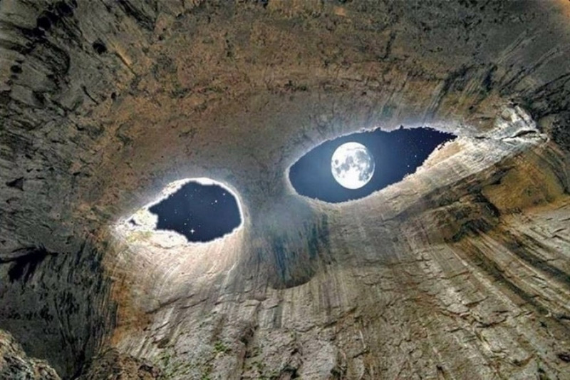 Глаза Бога. Пещера в Болгарии.