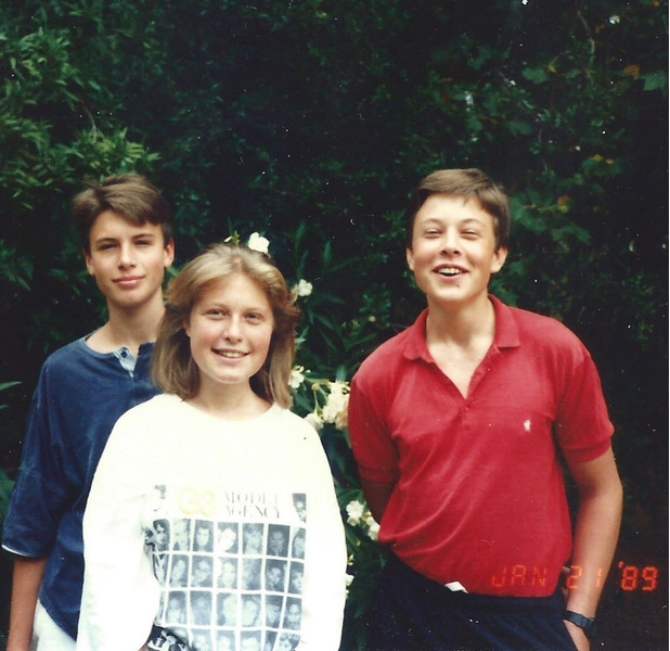 Илон Маск с братом Кимбалом и сестрой Тоской