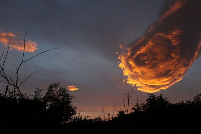Необычное облако было замечено над португальским островом Мадейра местными жителями
