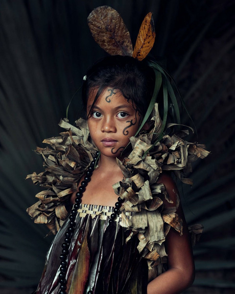 Девочка из племени Маркизских островов Северной Французской Полинезии