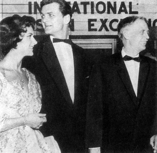 На премьере фильма ‘Идиот'(1958) в США: Юлия Борисова, Юрий Яковлев, режиссёр Иван Пырьев.