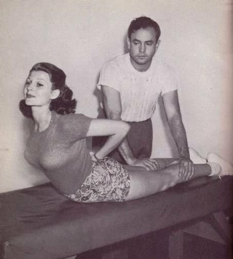 Рита Хэйворт со своим тренером Терри Хантом, 1940-е.