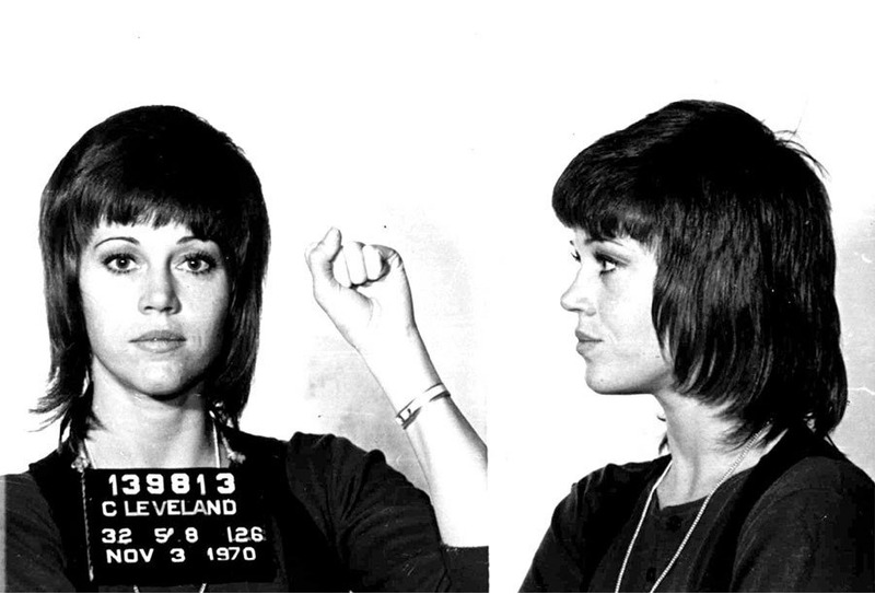 Джейн Фонда – 1970 (контрабанда наркотиков, нападение на полицейского)
