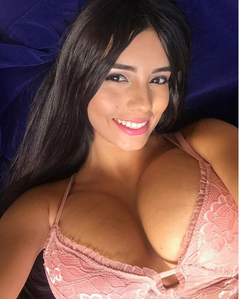 Девушки с формами