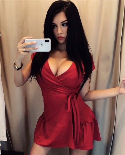 Фотографии с красивыми девушками