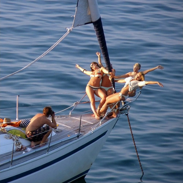 Фотографии с красивыми девушками