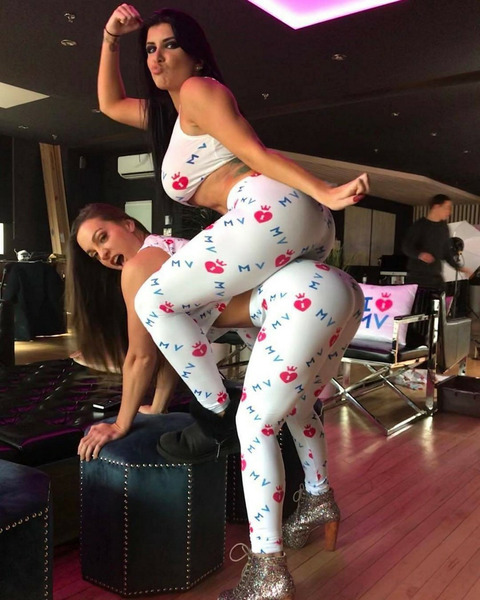 фото с красивыми девушками