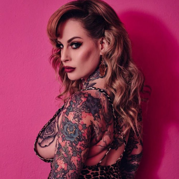 девушки в стиле sideboob