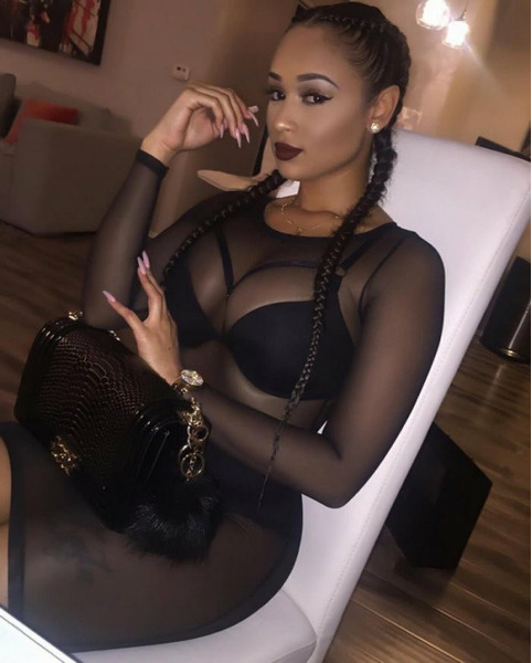 Девушки в откровенной одежде