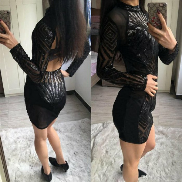 Девушки в обтягивающих платьях