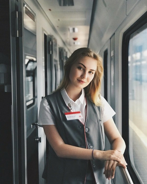 Симпатичные сотрудницы РЖД
