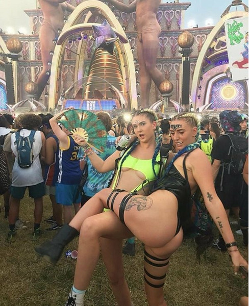 девушки на музыкальных фестивалях