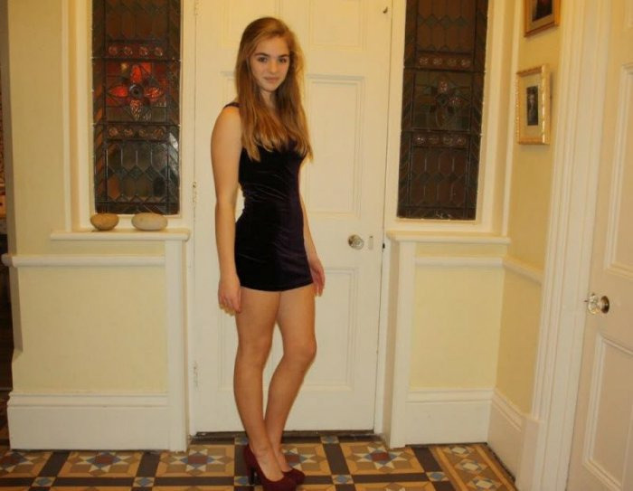 Девушки на высоких каблуках