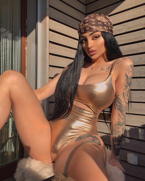 Селин Сентино (Celine Centino) Селин Сентино (Celine Centino)