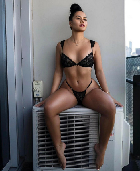 девушки в нижнем белье