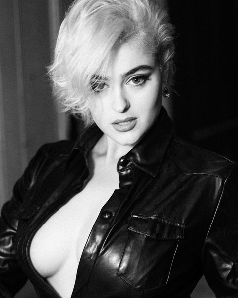 Стефания Феррарио (Stefania Ferrario)