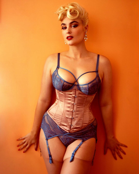 Стефания Феррарио (Stefania Ferrario)