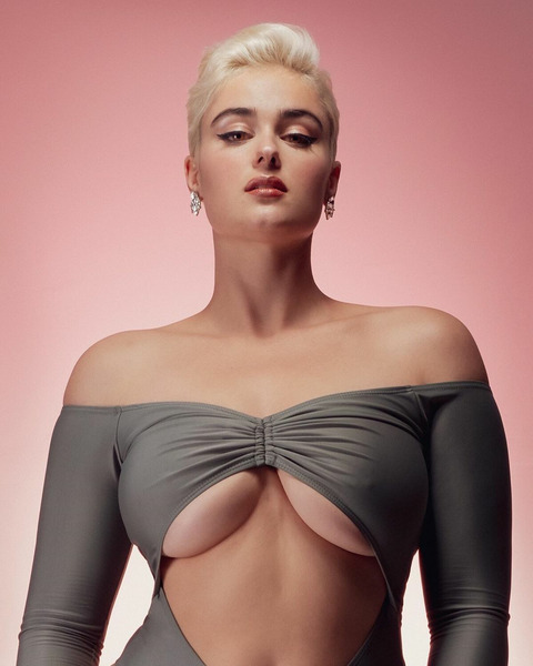 Стефания Феррарио (Stefania Ferrario)