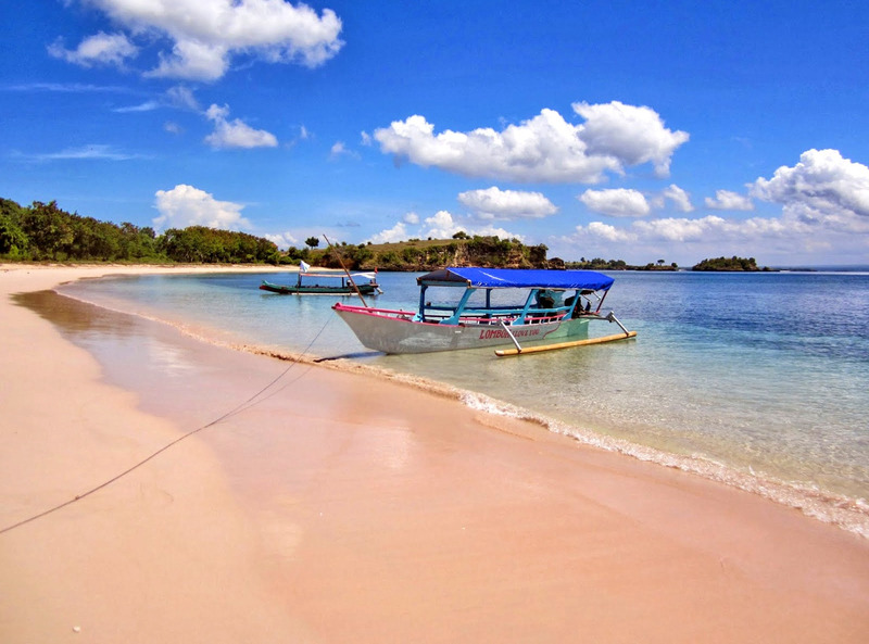 Индонезийский пляж Пинк