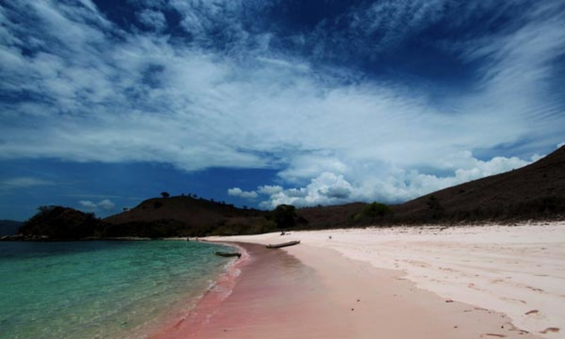 Индонезийский пляж Пинк