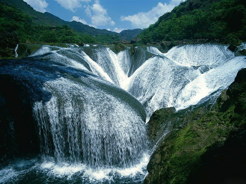 Водопад в Цзючжайгоу