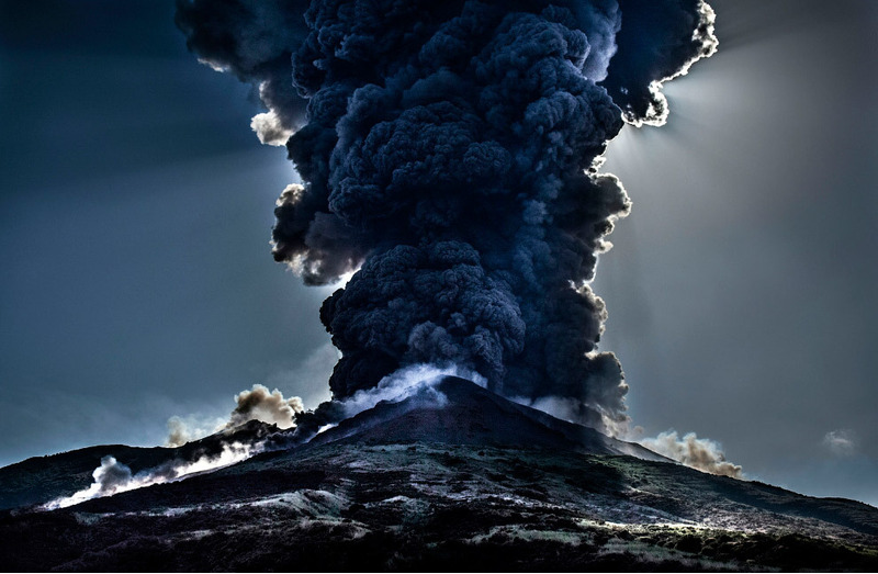 Извержение вулкана Стромболи.