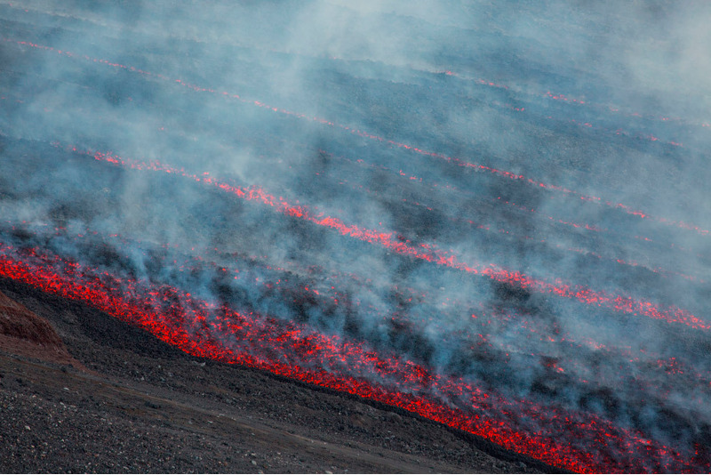 Лава из вулкана Этна
