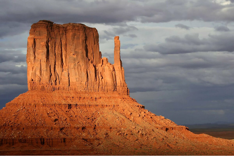 Долина монументов или Долина памятников (Monument Valley)