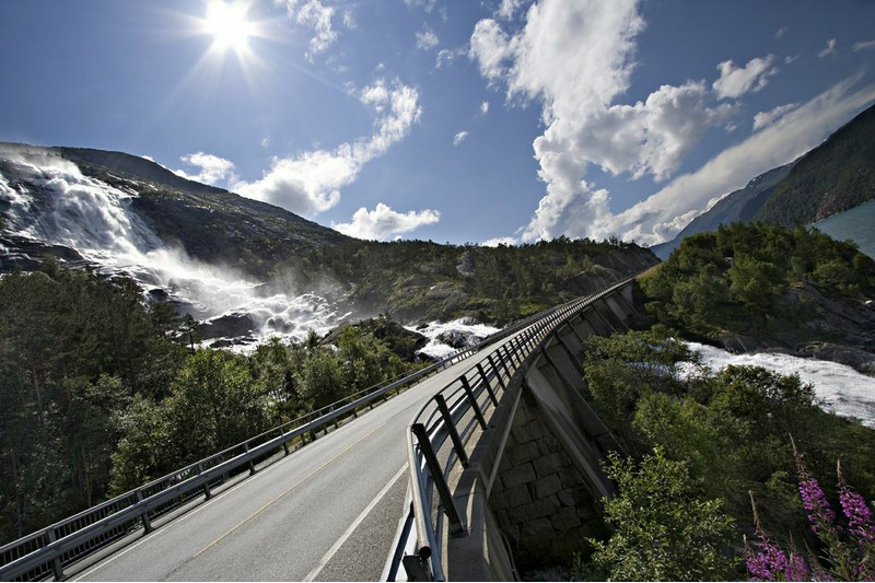 Водопад Лангфоссен в Норвегии