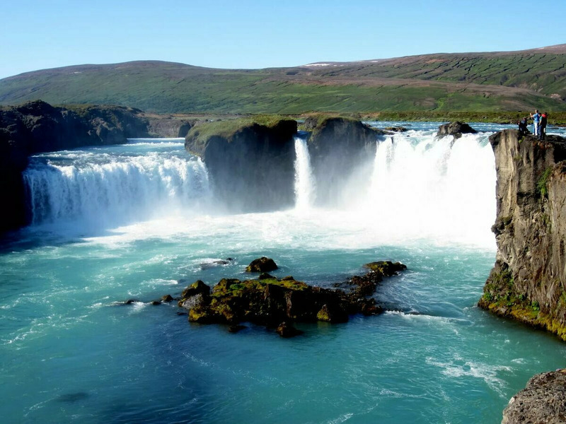 Водопад Годафосс или водопад Бога