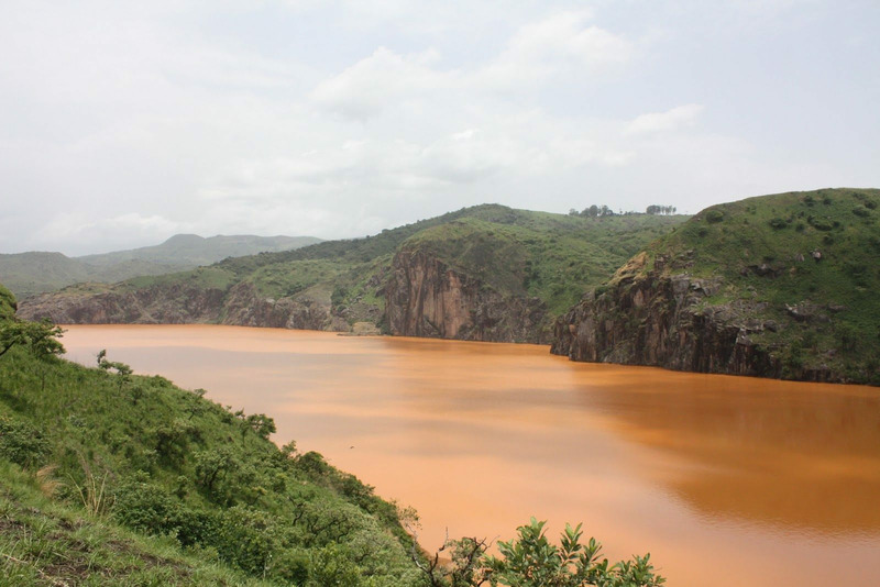 Кратерное озеро Ниос в Камеруне