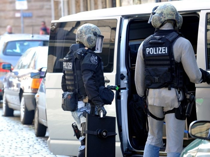 Немецкие полицейские в кольчуге