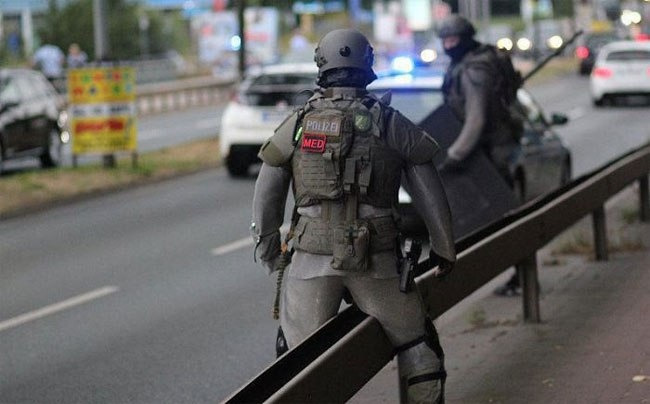Немецкие полицейские в кольчуге