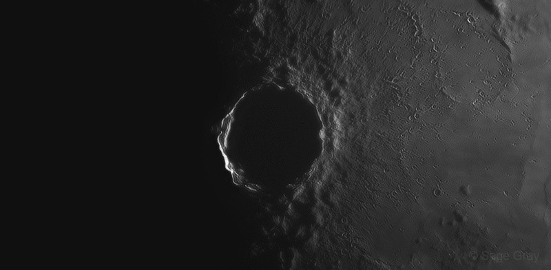 Восход Солнца в кратере Коперник