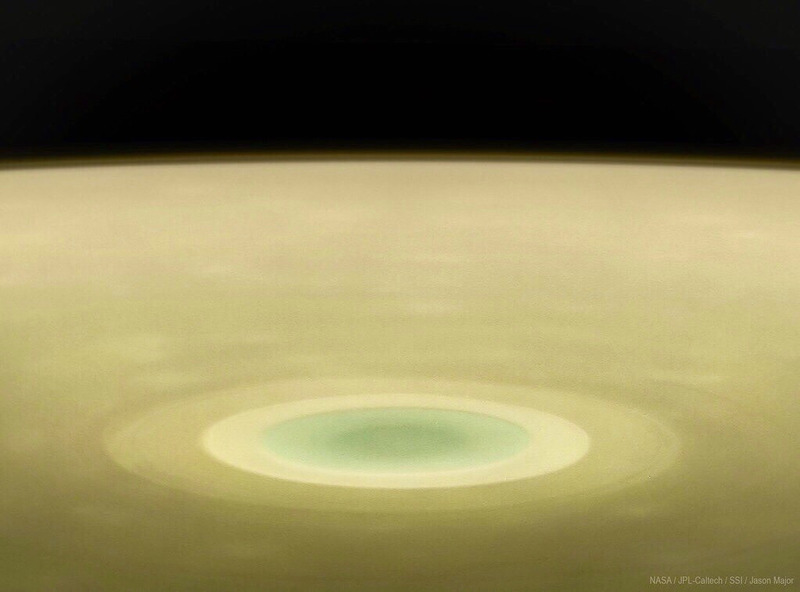 Южный полюс Сатурна