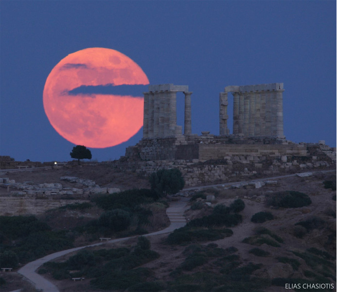 Луна над храмом Посейдона