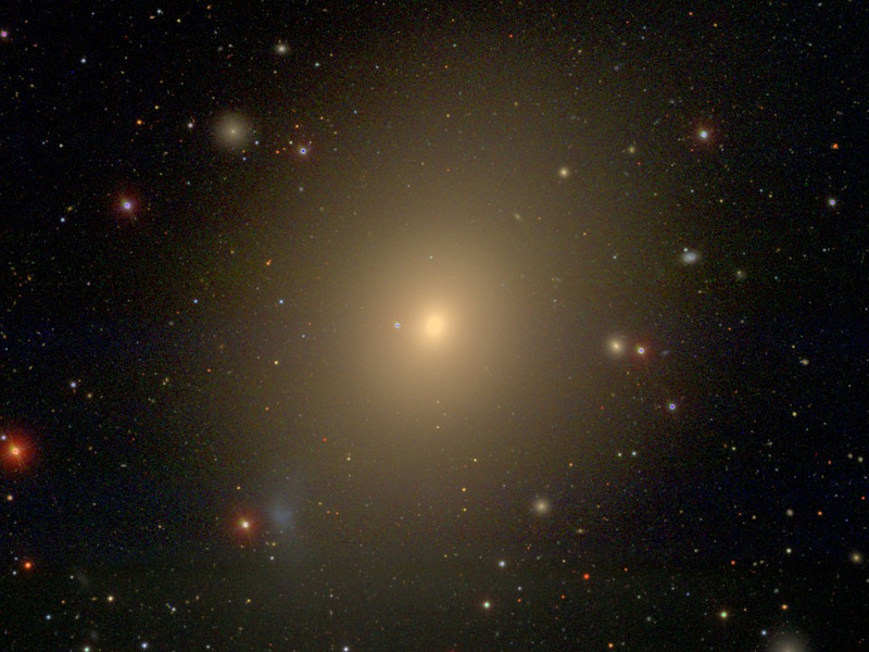 Эллиптическая галактика М49