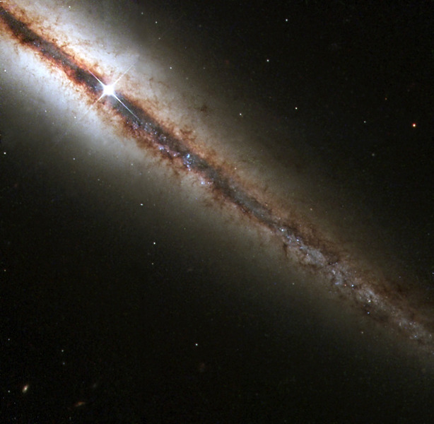 Спиральная галактика NGC 4013