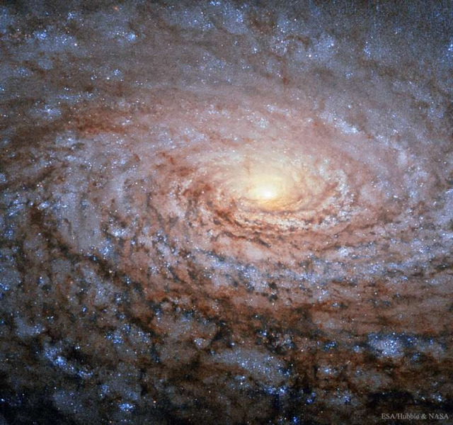 Галактика Подсолнух Хаббл