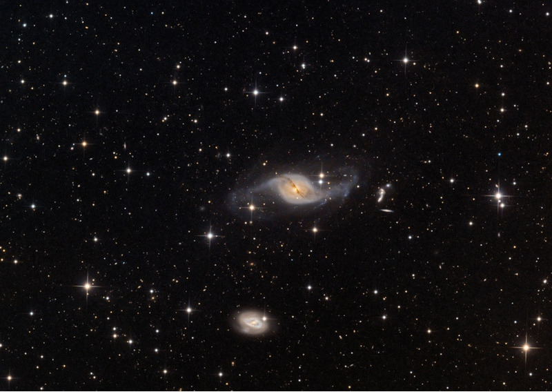 Спиральная галактика NGC 3718