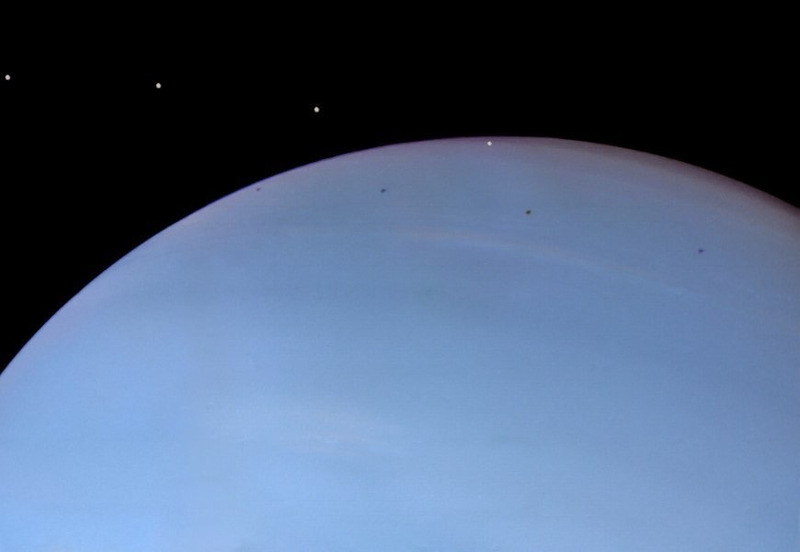 Фотографии Нептуна сфотографированные аппаратом Вояджер-2
