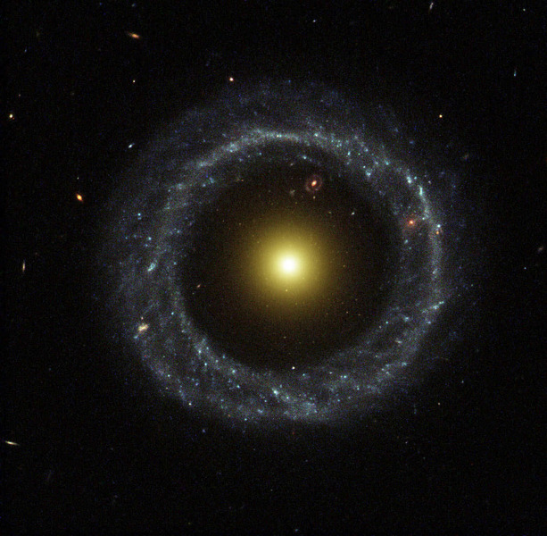 Кольцеобразная галактика Объект Хога (PGC 54559)