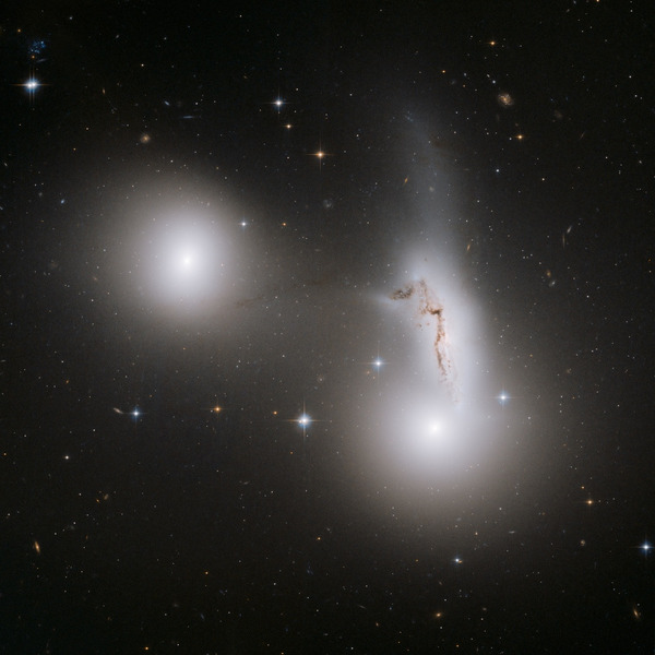 Компактная группа галактик HCG 90