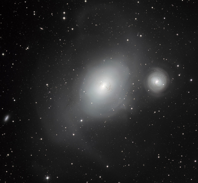 Эллиптическая галактика NGC 1316
