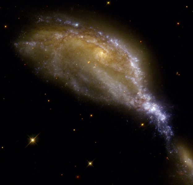 Столкновение галактик в NGC 6745