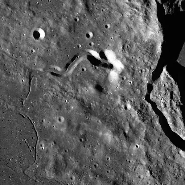 Западная часть кратера Платон