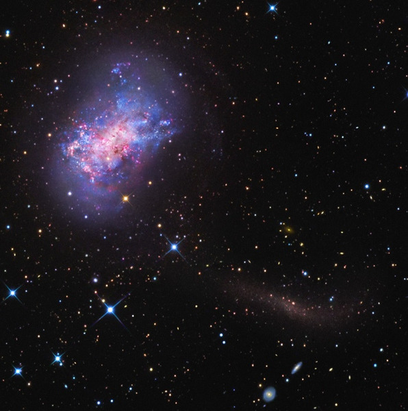Неправильная карликовая галактика NGC 4449