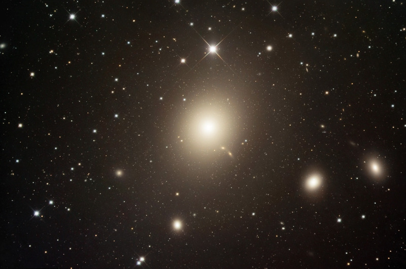 Эллиптическая галактика M87