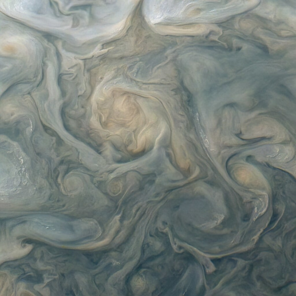 снимки Юпитера от зонда Юнона