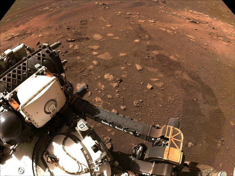 Первая поездка марсохода Perseverance по красной планете Здесь и далее — фото NASA